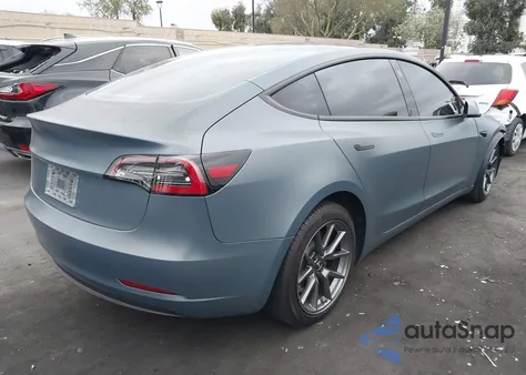 2022 Tesla Model 3 Long Range Dual Motor All-Wheel Drive z USA, uszkodzony, nr VIN 5YJ3E1EB6NF357593